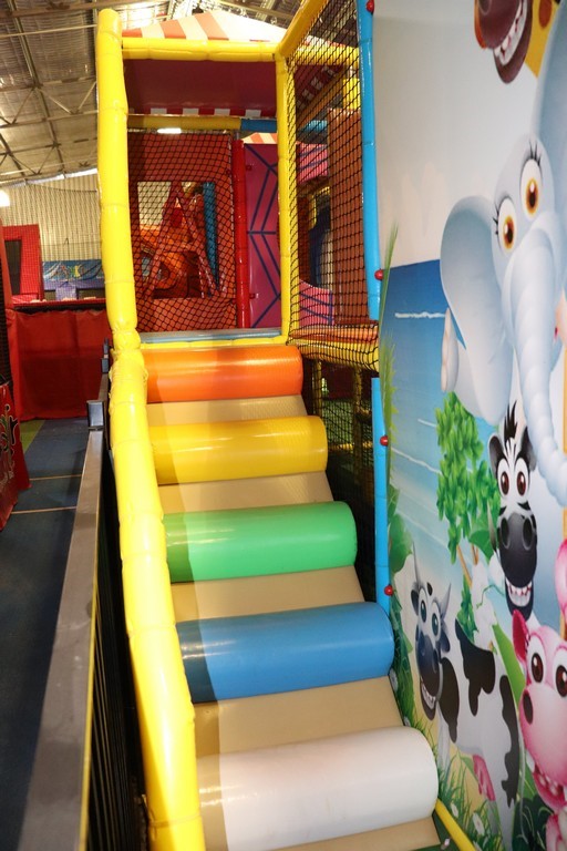 9K Yellow GOLD 0.05CT HI I1 DIAMOND EMERALD RNG