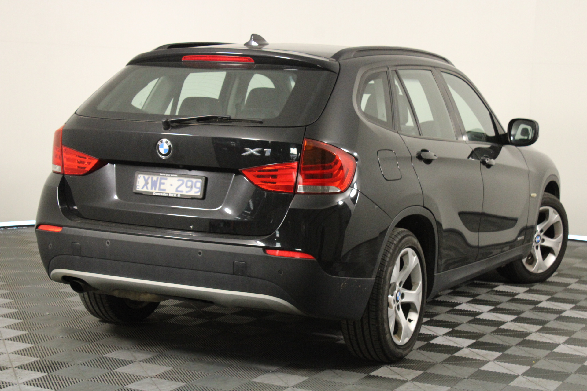 9K WHITE GOLD 'U' 0.06 HI I1 DIAMOND NECKLACE 40+5cm