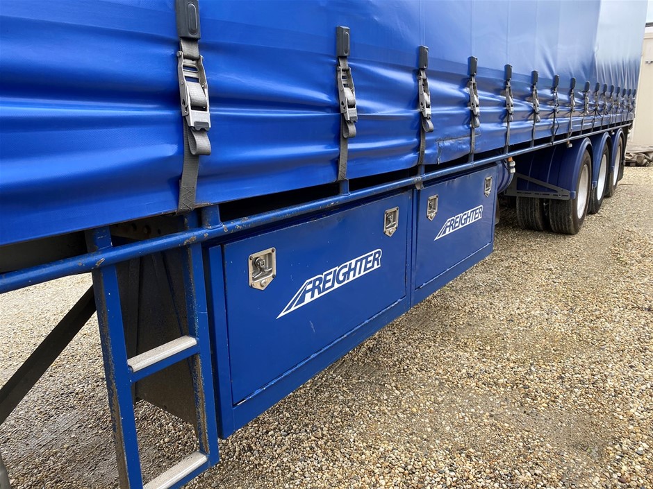 9K Yellow GOLD HLW RECTANGLAR SIGNET RING