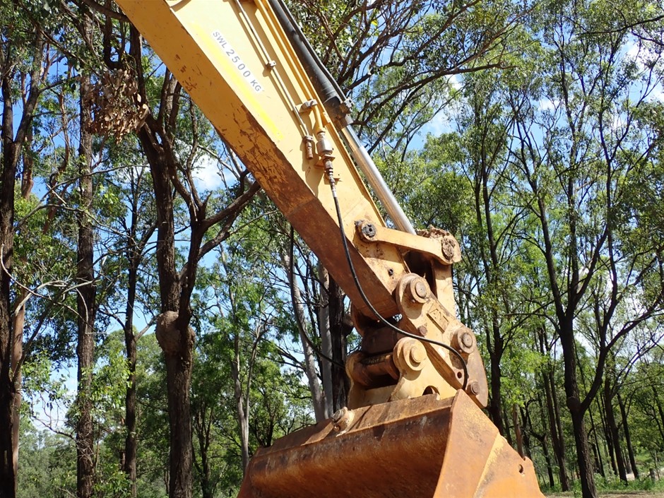 9K WHITE GOLD 0.12ct F VS LAB DIAMOND PEAR WAVE RING