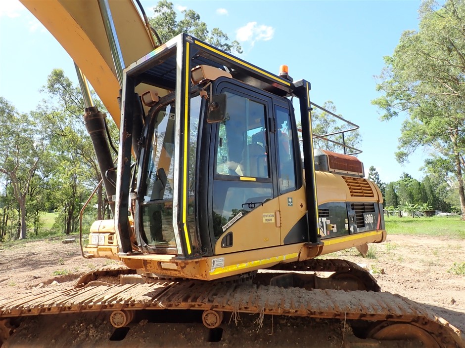 9K WHITE GOLD 0.75ct F VS LAB DIAMOND CLAW SET BAND
