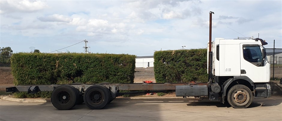 9K YELLOW GOLD 0.50ct F VS LAB DIAMOND CHANNEL SET BAND