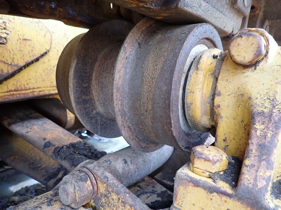 9K WHITE GOLD 0.10ct F VS LAB DIAMOND MARQ OFFSET RING