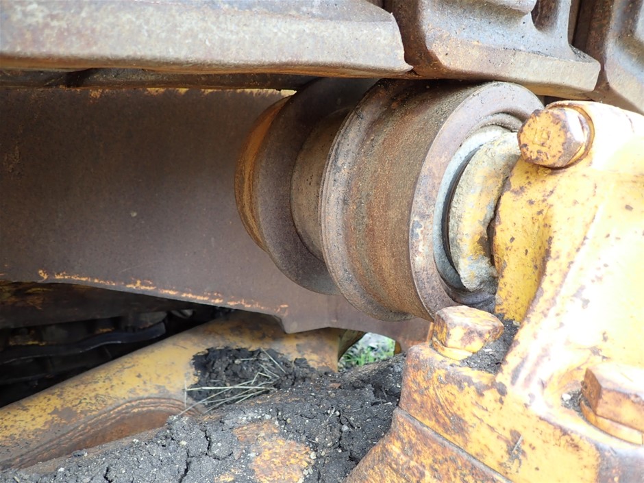 9K YELLOW GOLD 0.33ct F VS TRIO LAB DIAMOND RING