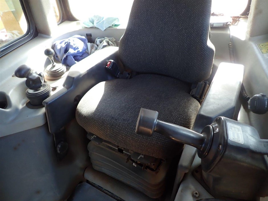 2016 Mitsubishi PAJERO SPORT GLX QE Turbo Diesel Automatic - 8 Speed Wagon