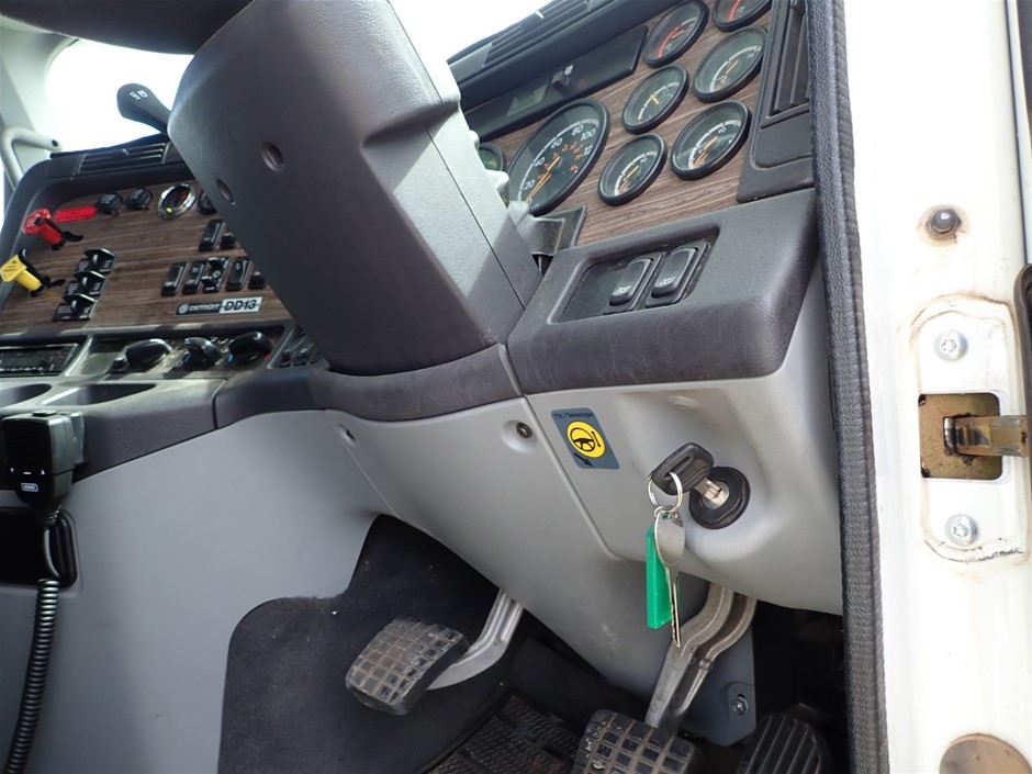 COLUMBIA Women's Crestwood Waterproof Hiking Shoe, Kettle, Dark Grey, Size