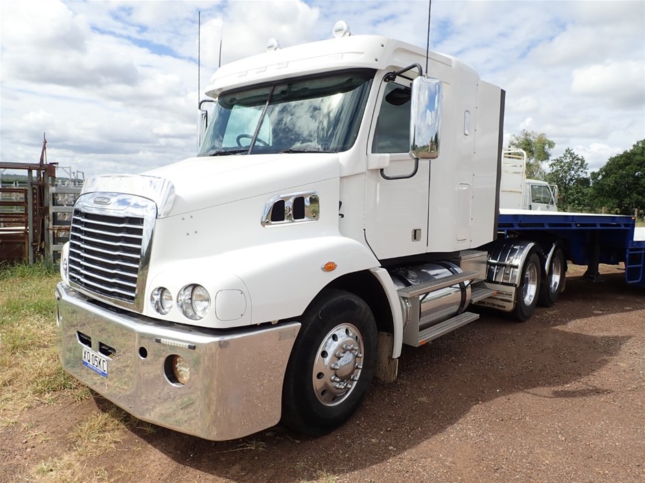 REEBOK Men's Rb8405 Sublite Cushion Tactical Mid Cut Soft Toe Shoe Black Mi