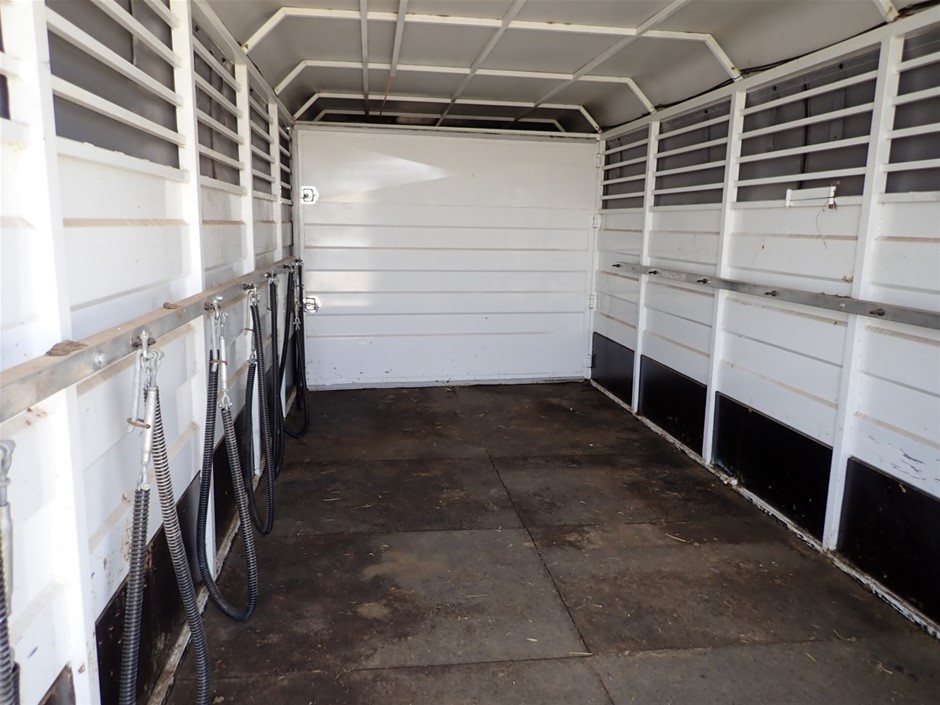 0.07 Carat round 2 white diamond