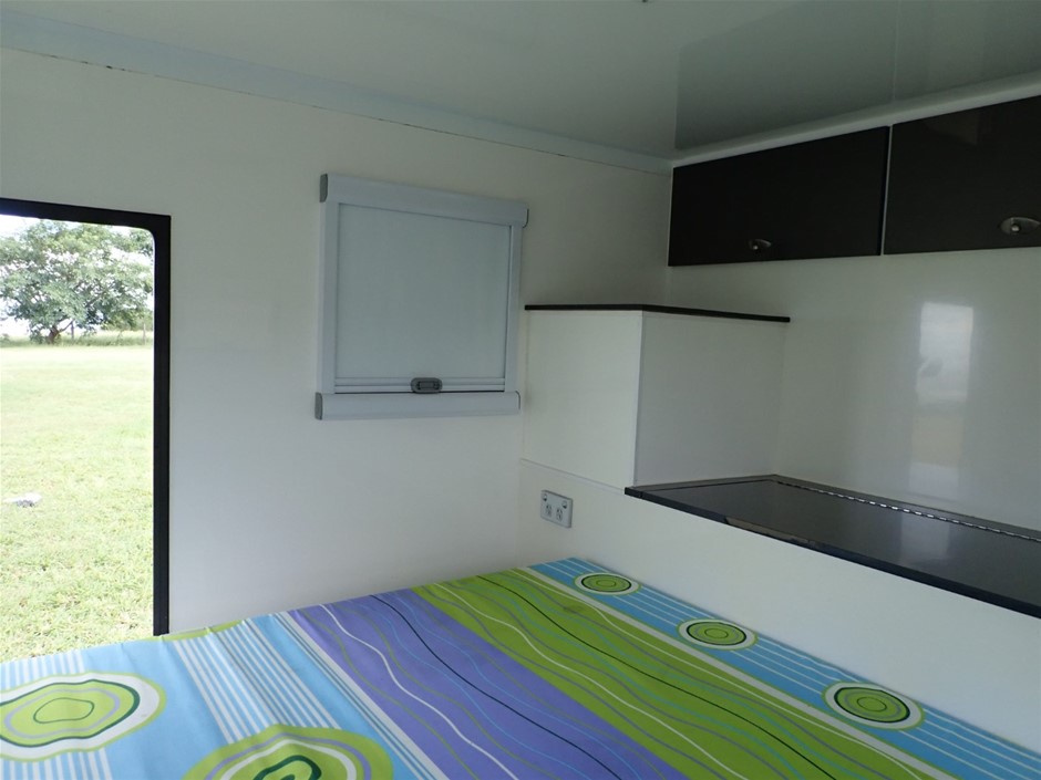 DE'LONGHI Pinguino Compact ES72 CLASSIC Silent Portable Air Conditioner. NB