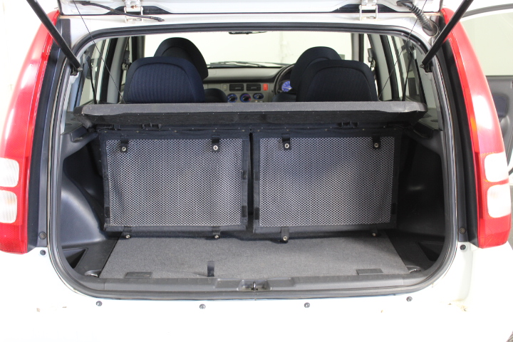 8-9mm Pearl & Swarovski Crystal & Initial Letter 'P' Charm Bracelet