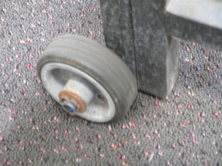 Wolf Blass Yellow Label Sauvignon Blanc  (6x 750mL).Current Vintage Release