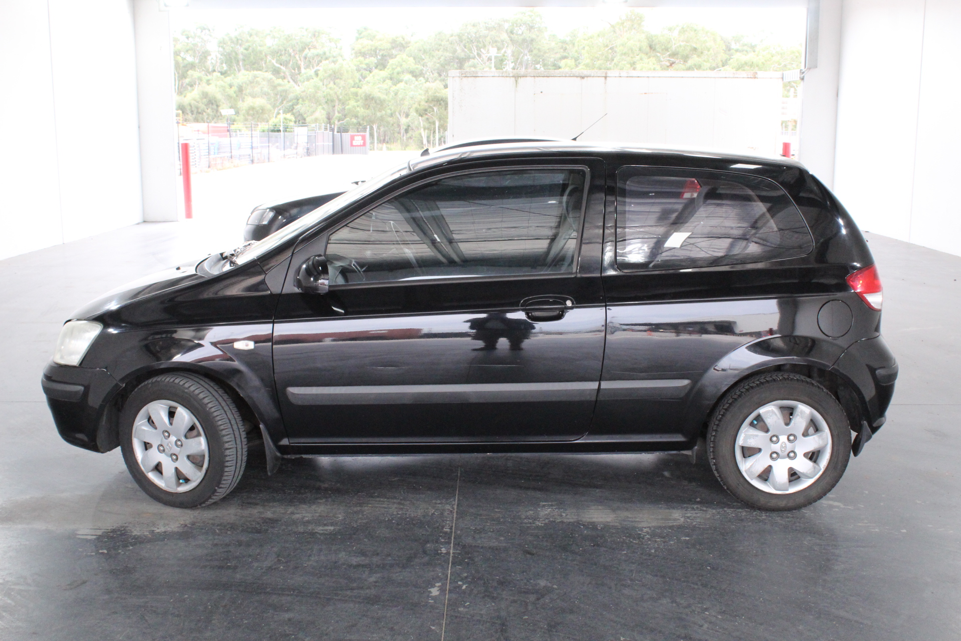 Pack of 192pc SIGNATURE Freezer Large Bags, 4.5L. N.B: Damaged packaging.