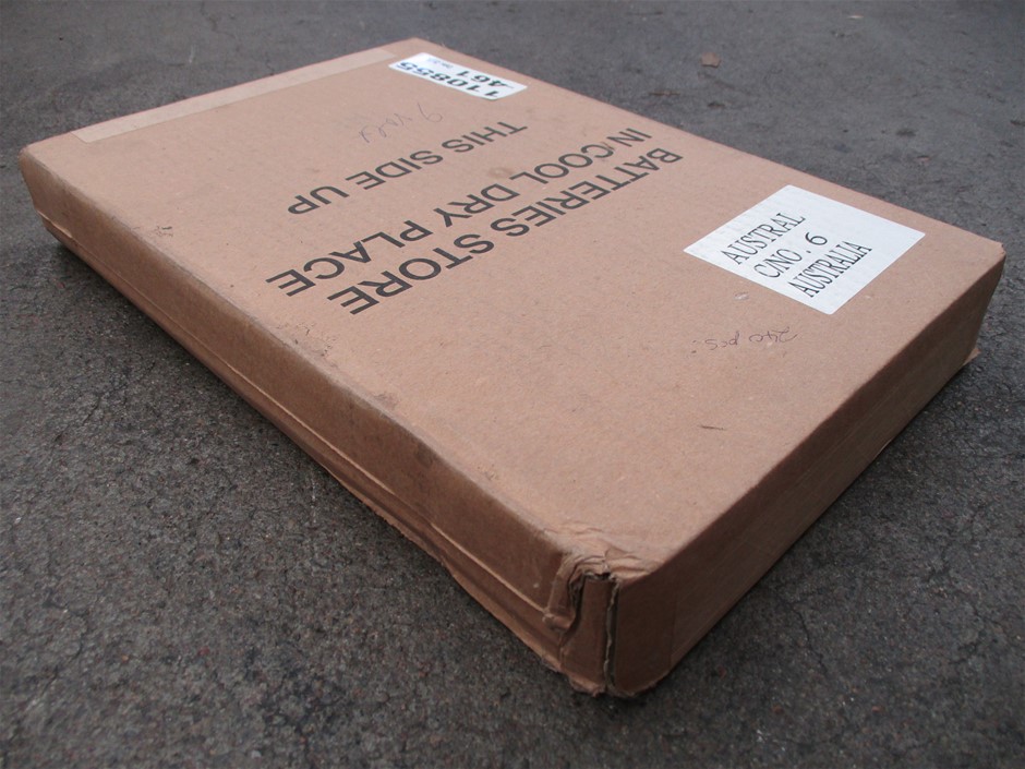 RUSSELL HOBBS Carlton Kettle, Stainless Steel, 1.7L Capacity. Model RHK82BR