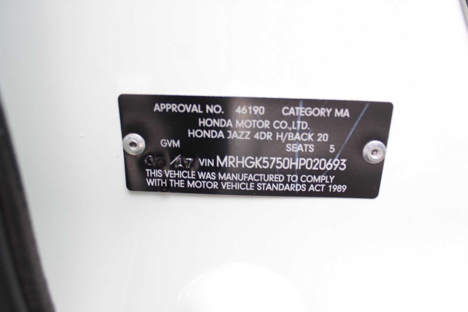 1/100 Scottdale x 2, 1 gram Valcumbi silver bars x 2 & 1 Kilo Copper Bar