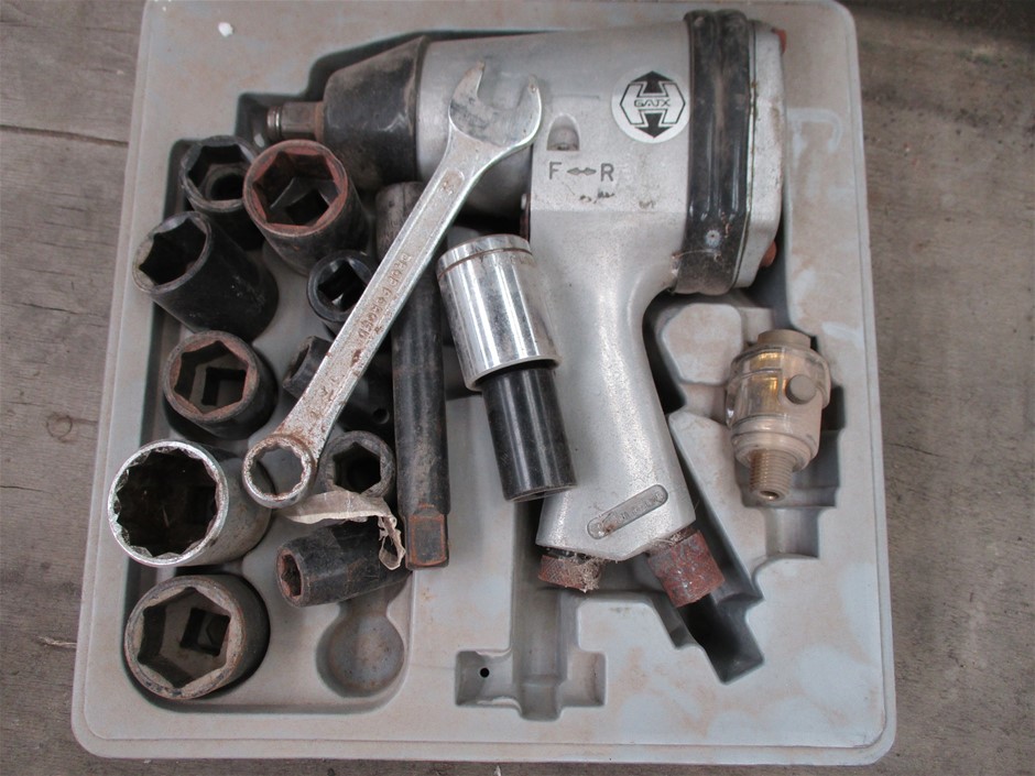 4 x Bow Shackles, WLL 3.2T, Screw Pin Type, Grade S. Yellow Pin.