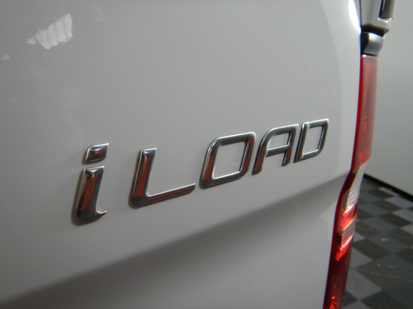 2010 Kia Carnival S VQ Automatic 8 Seats People Mover