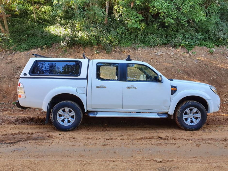 Yellow Gold Natural Tourmaline  & Diamond Ring  with Valuation