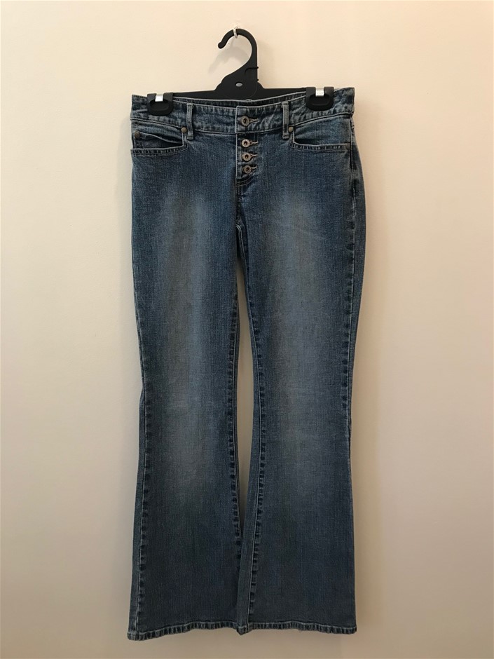 Jules Roy Pinot Noir 2024 (6x 750mL), France.