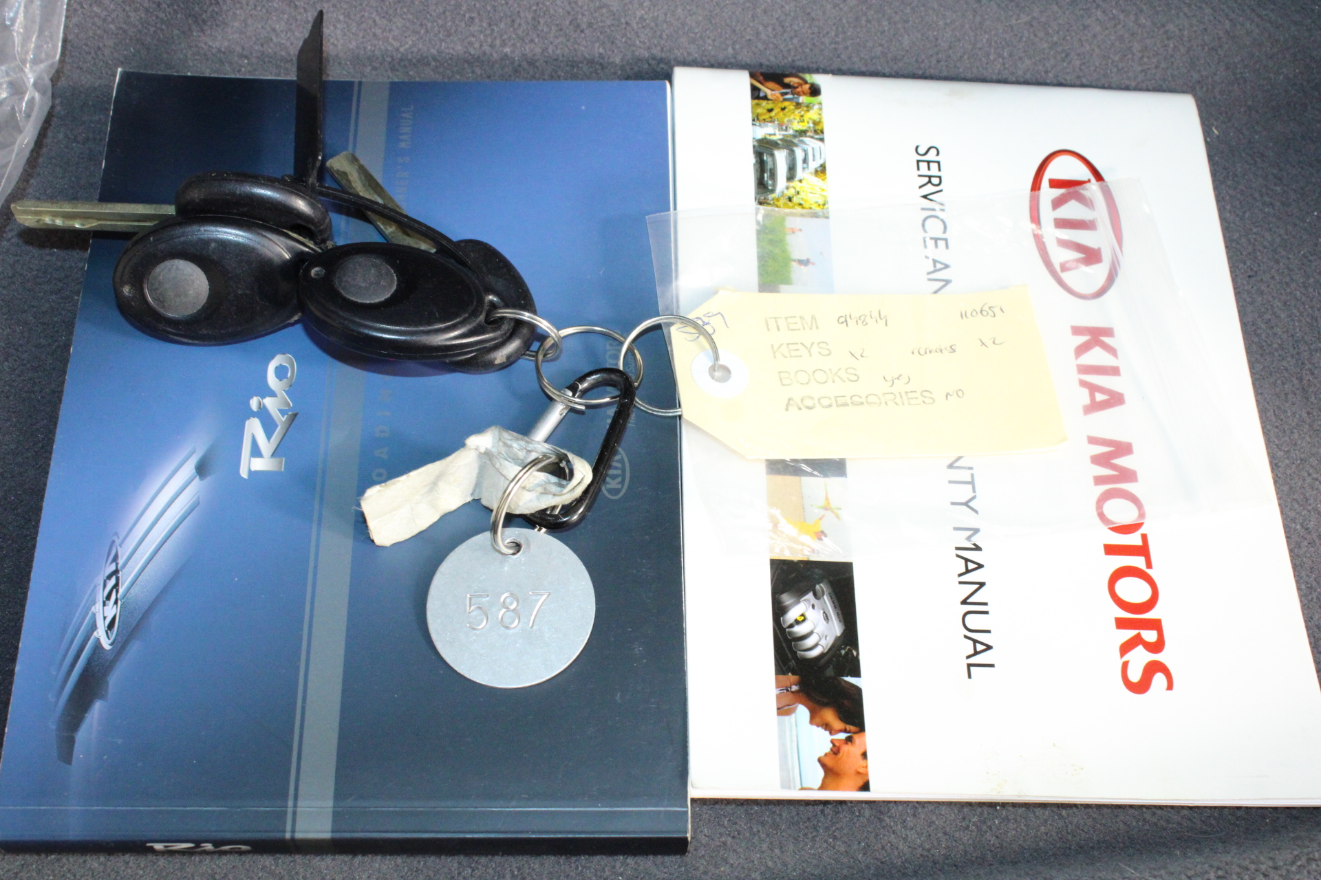 10x Bottom Drop Hopper Bins with 1x Stand