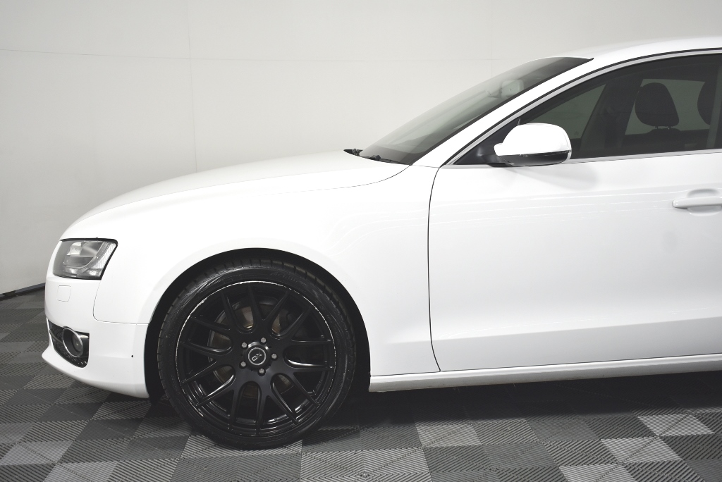 Wolf Blass Yellow Label Shiraz (6x 750mL). SA