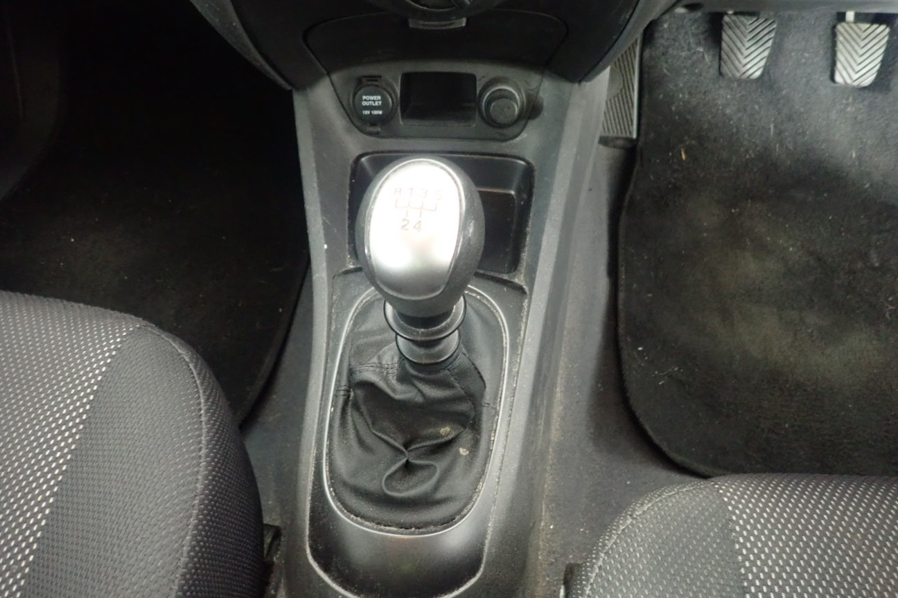 CALVIN KLEIN JEANS Women's Shorts, Size 6/10, Cotton, Black/Sand (0KS).