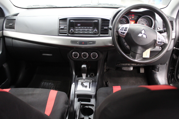 Pearl & Swarovski® Crystal Real Platinum Plated CBracelet