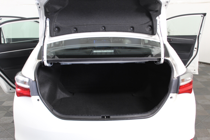 Lindeman's Early Harvest Crisp Chardonnay (6x 750mL).