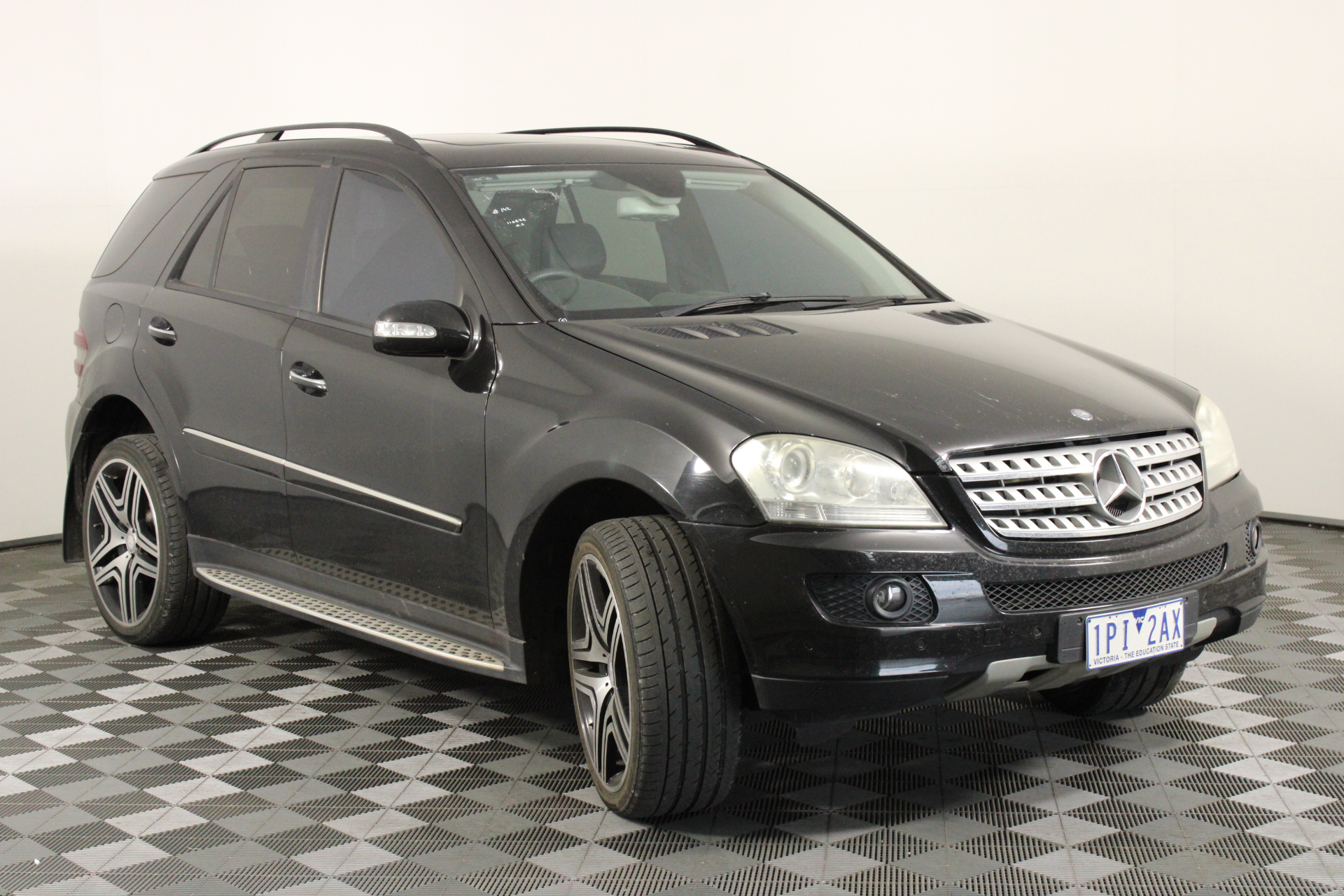 18K White Gold -Filled Clustered Chain Bracelet Simulated Diamonds - 22.8cm