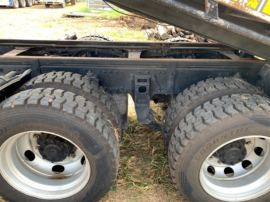 1.99 Carats Cornflower Tanzanite