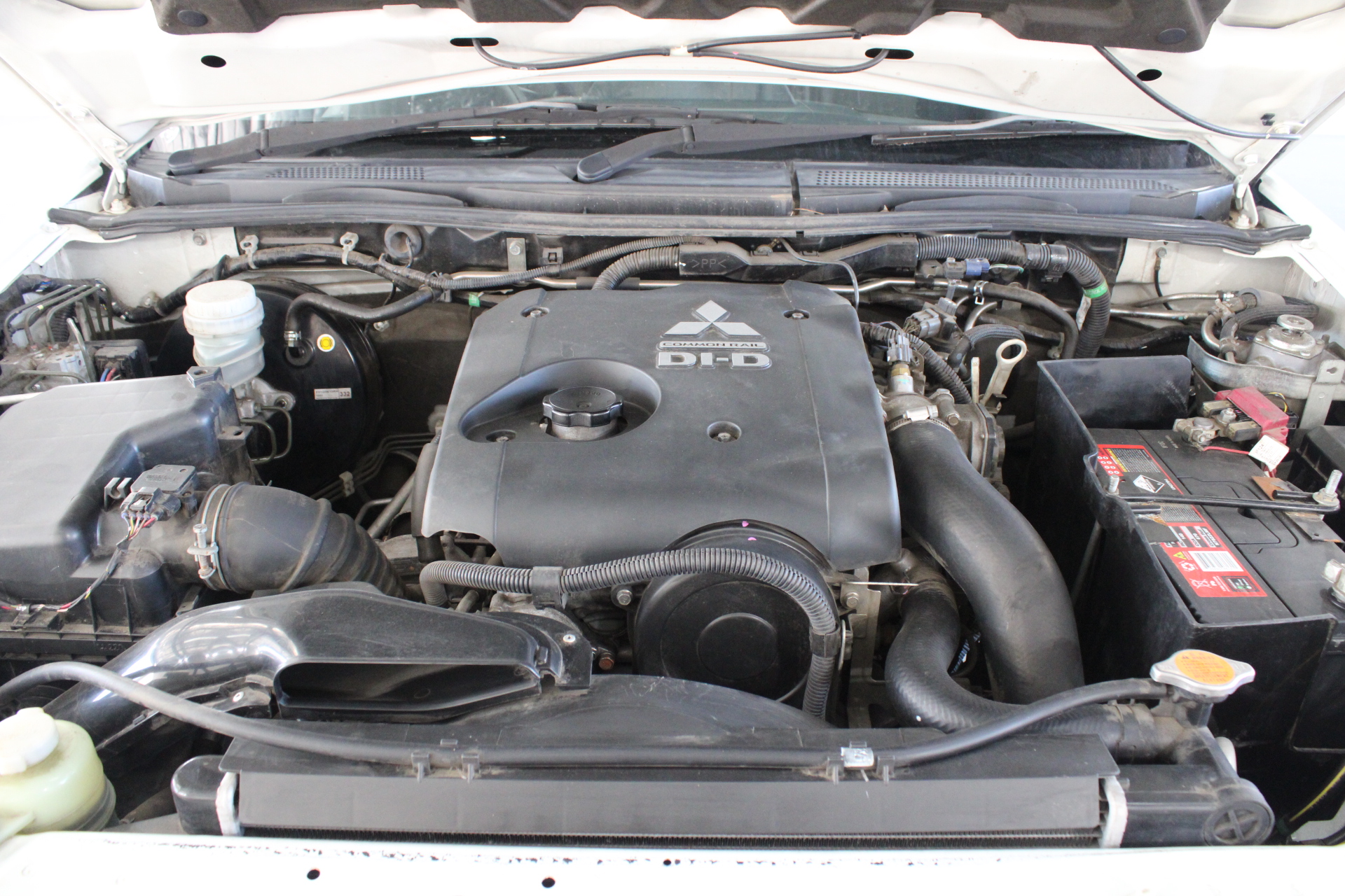 <p>Assorted 4Lt Tins of Paint</p>