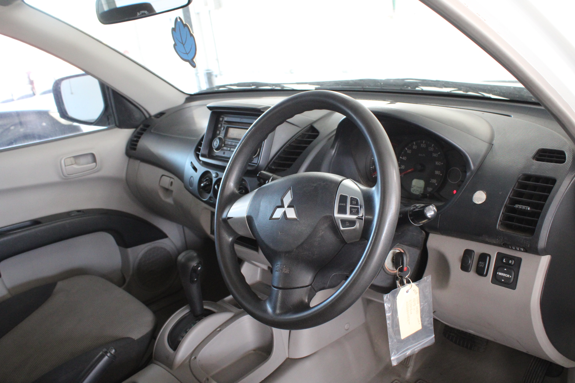 <p>Assorted 4Lt Tins of Paint</p>