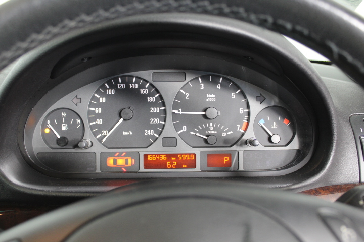 3 x VOREL 160mm Wire Stripping Pliers.