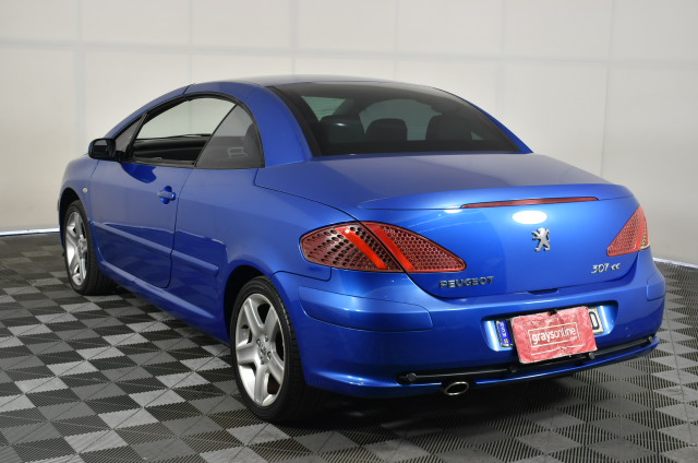 SENSH 600g Axe with Fibreglass Rubber Grip Handle. 
<b>You must be 18 yYRS