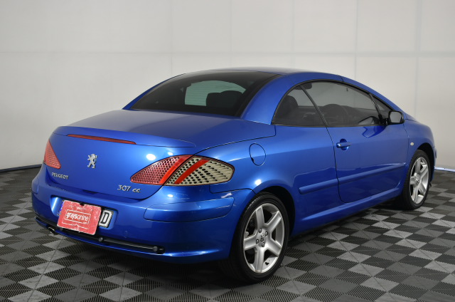 BLACK + DECKER 18V Hammer Drill Kit With Carry Case & 80x Attachments. NB: