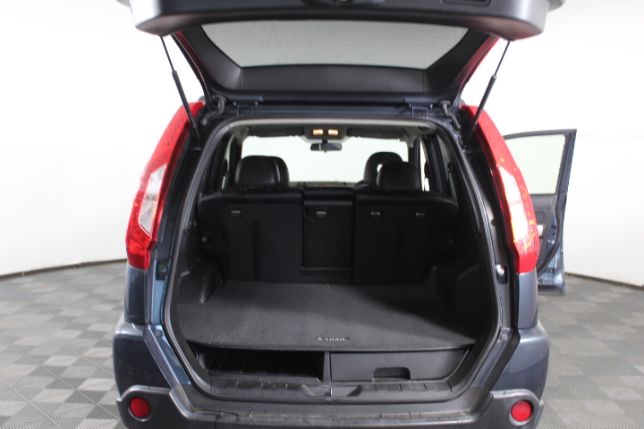 Initial Charm Letter  'U' Pendant Necklace