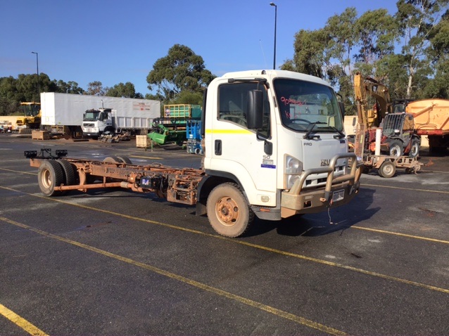 PuErDe Multigame 28-042 Surgical Gown Pack - New