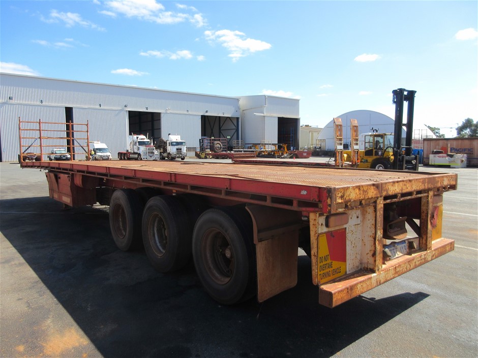 0.12 carat white round 4 diamond