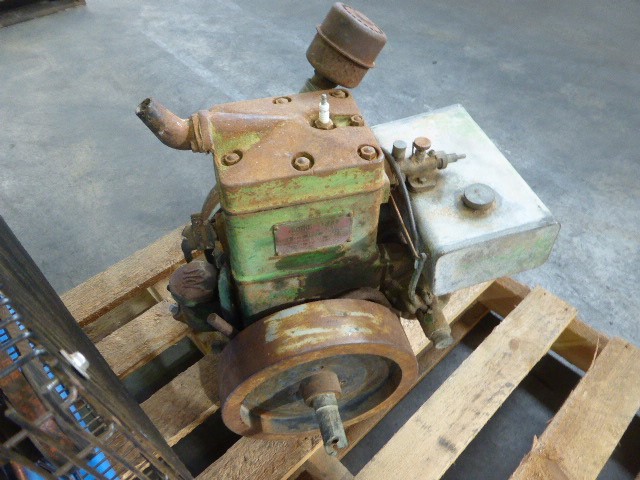 Vial full of Gold Leaf/Flake