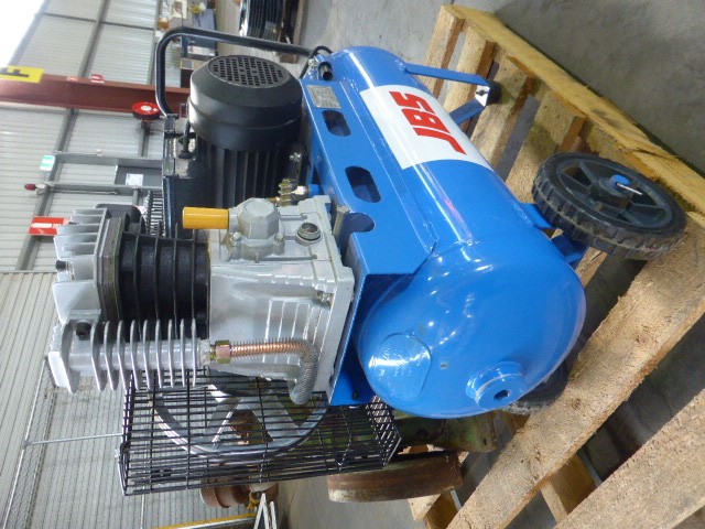 10.25 carat green emerald rough south america mines