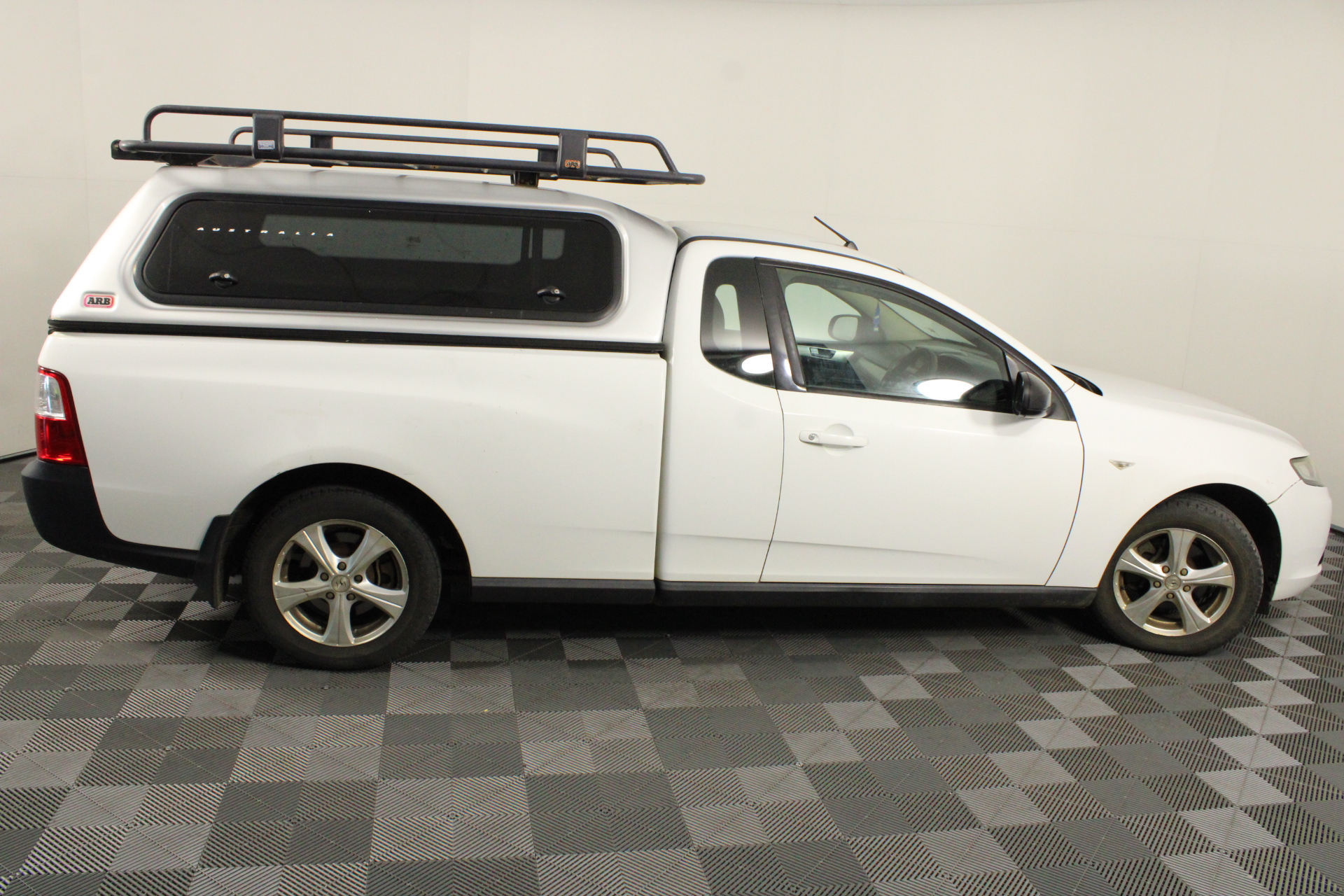 Jules Roy Chardonnay 2023 (6x 750mL), France.