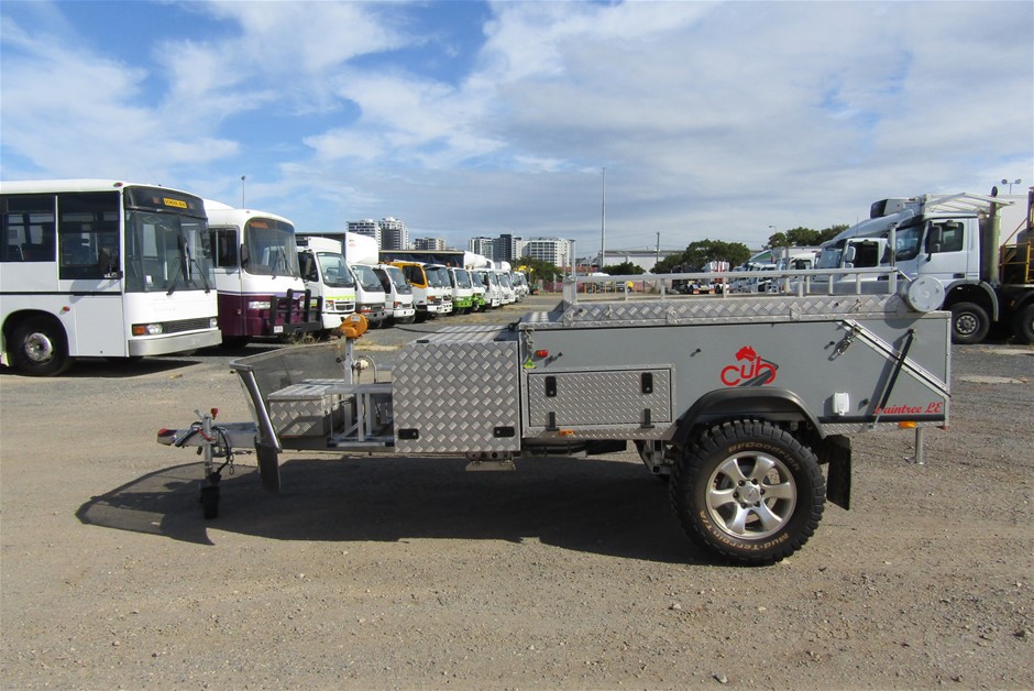 Yellow Gold 3.95ct Natural Emerald Ring with Valuation