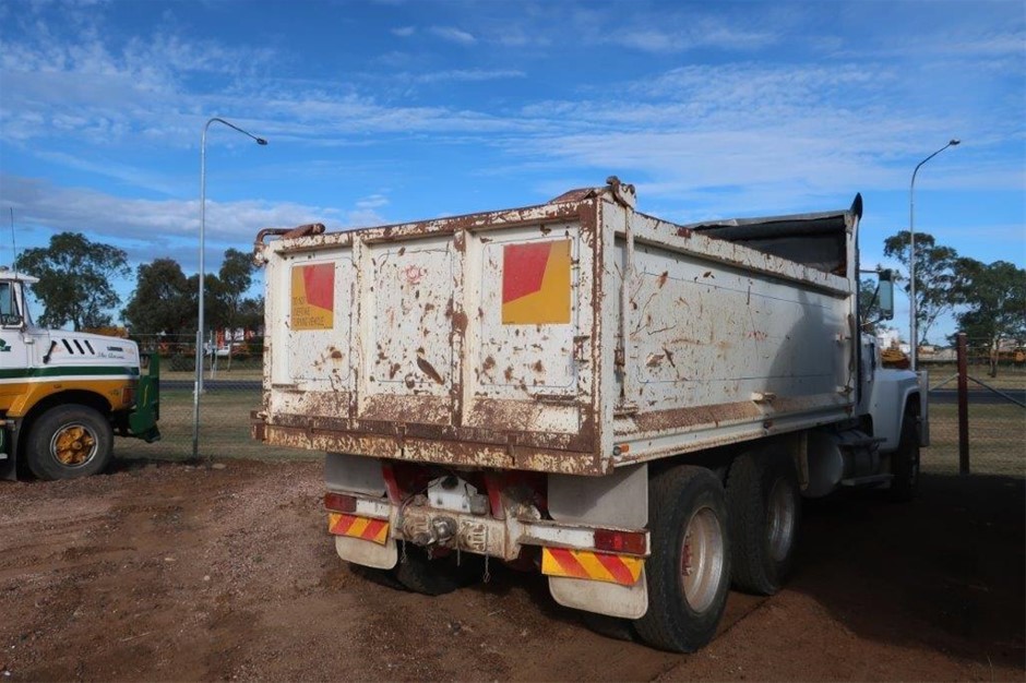 4.25 carat white diamond mellee