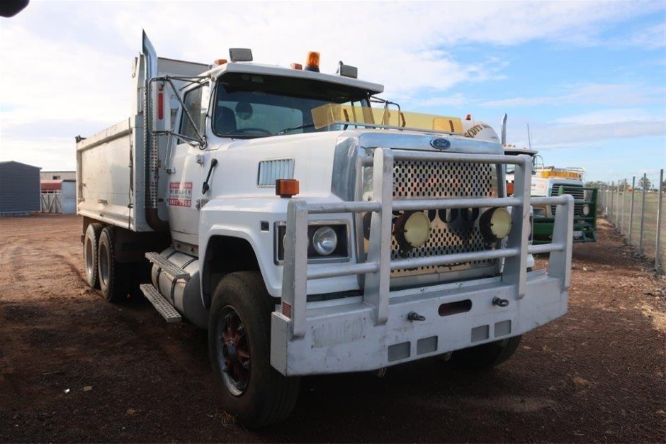 1966 AUSTRALIA FIRST & LAST QUEEN ELIZABETH SILVER ROUND FIFTY CENTS