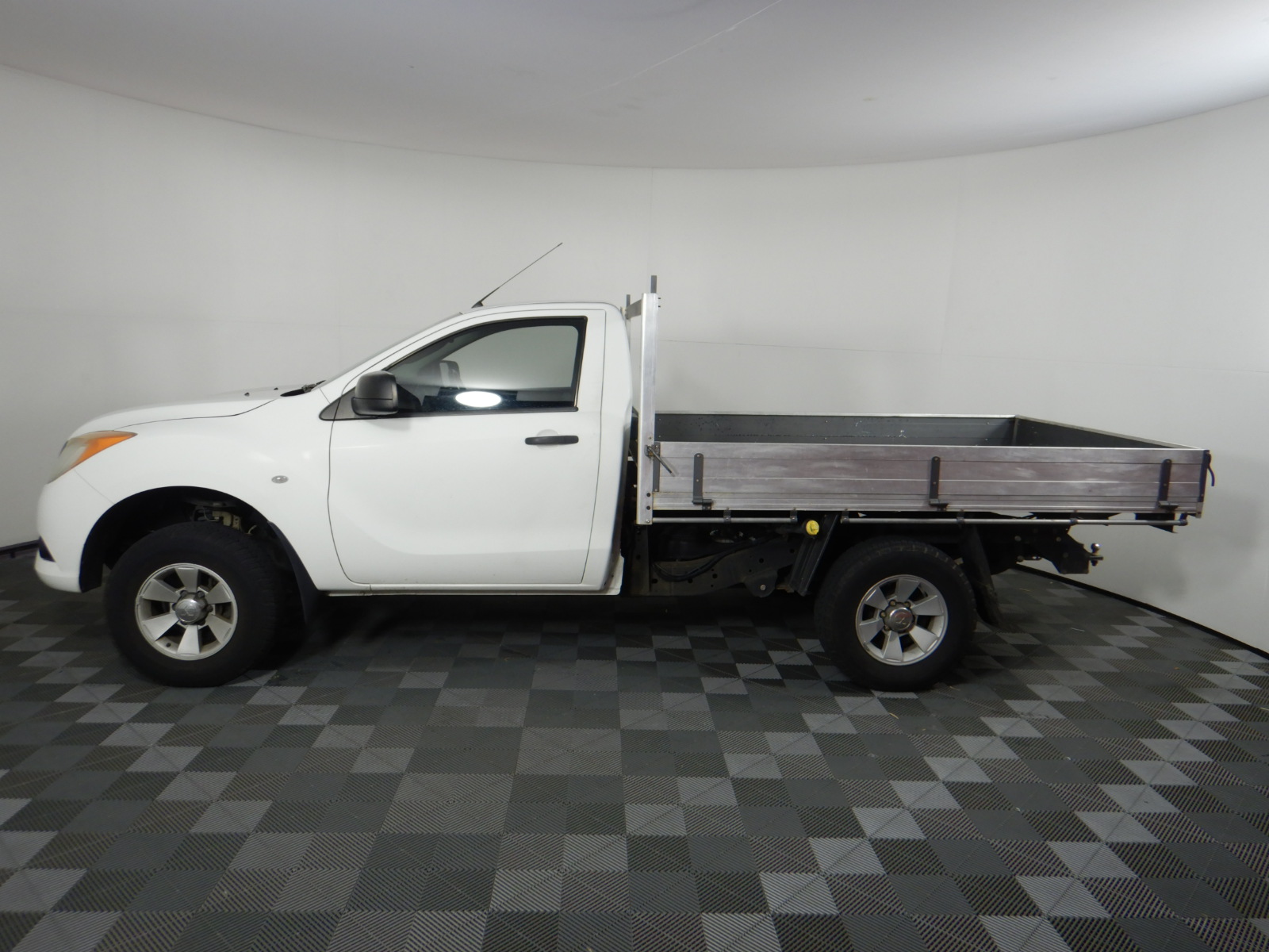 4 Carat round 4 white diamond each CVD Uncertified