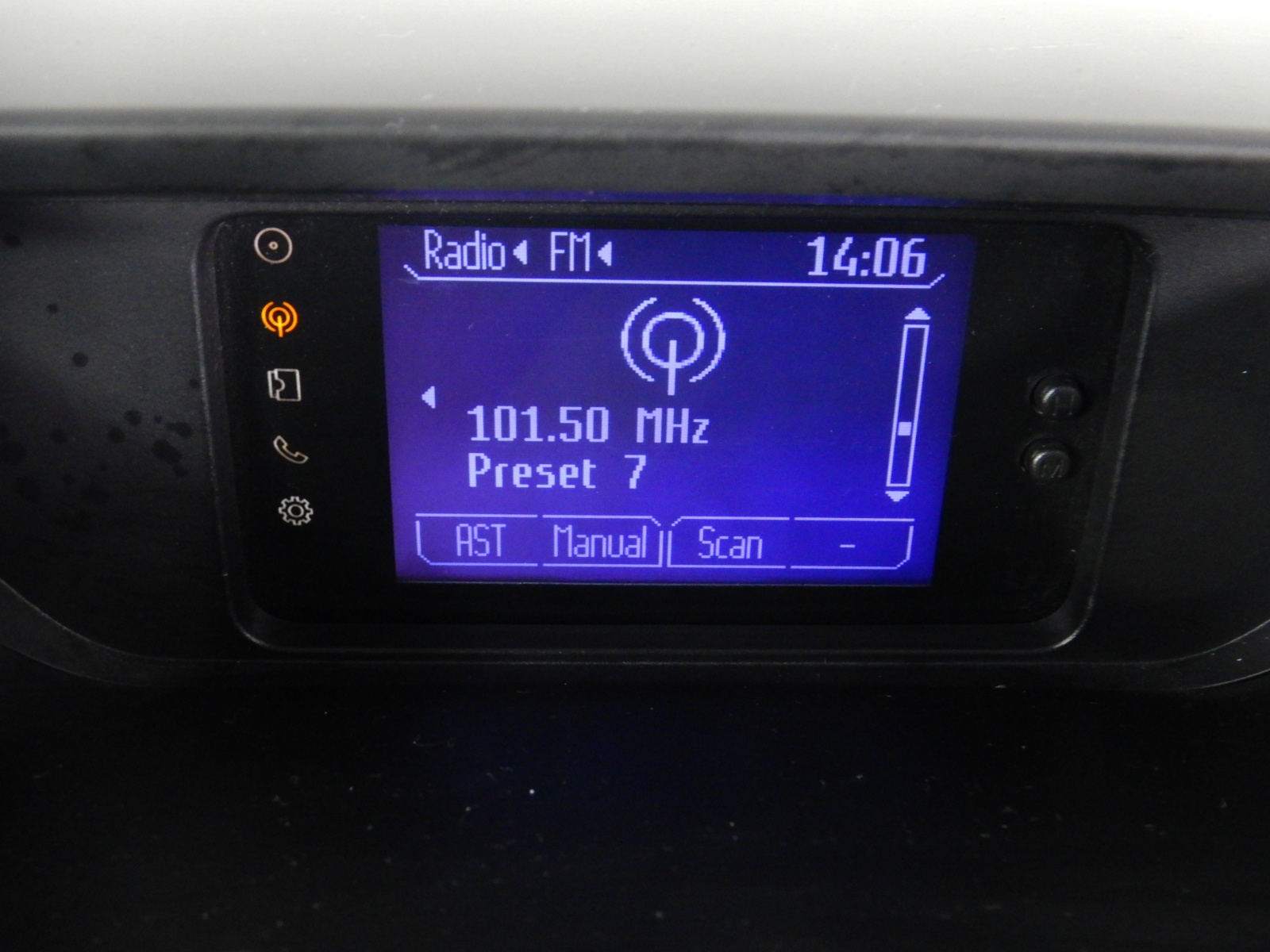 0.11 carat white 5 diamonds round