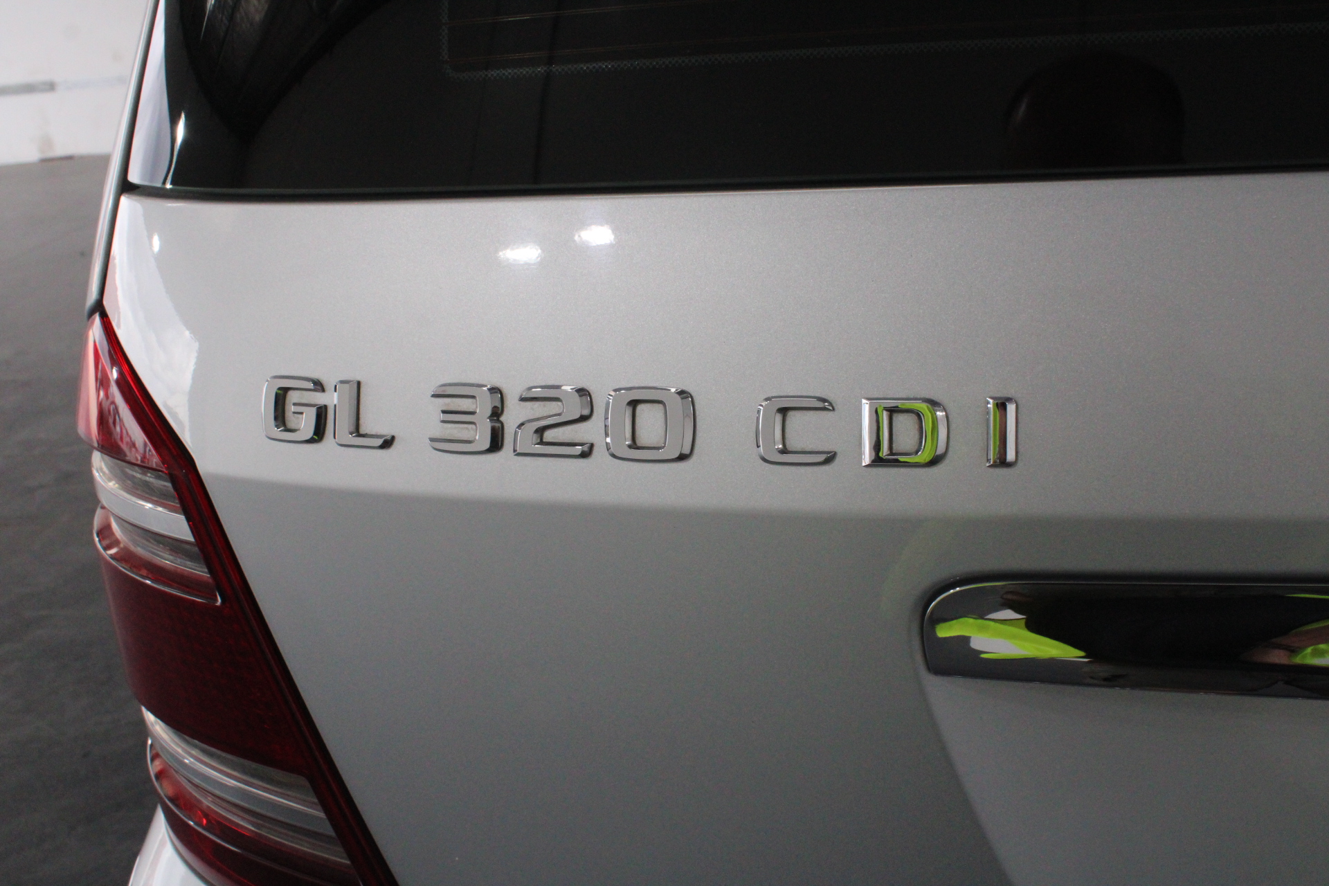 Stunning 18ct Heavy Yellow Gold Plated Simulated Diamond Drop Pendant