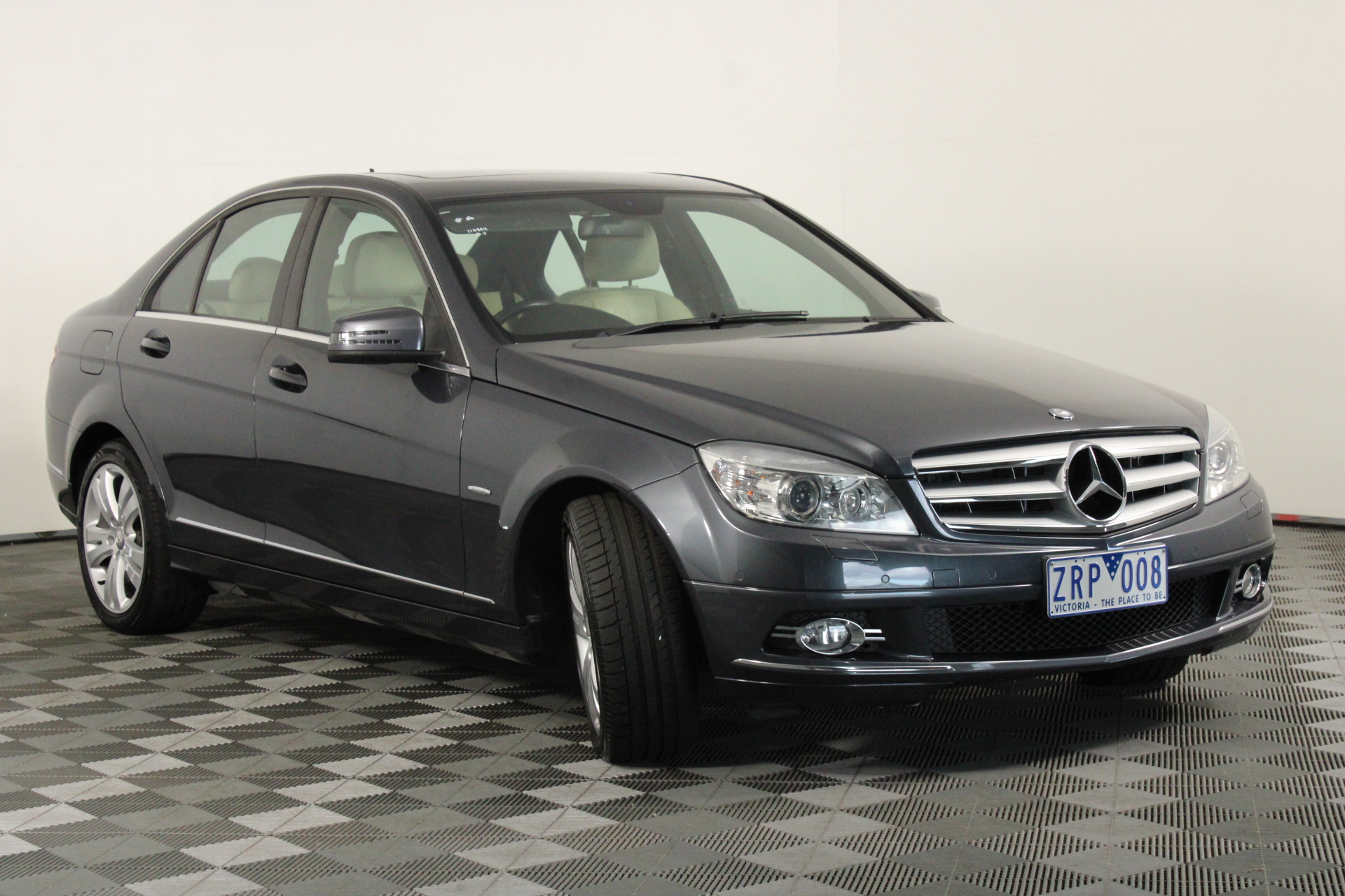 Mixed Brand Sewing Machines Assorted Models (Lot of 20)