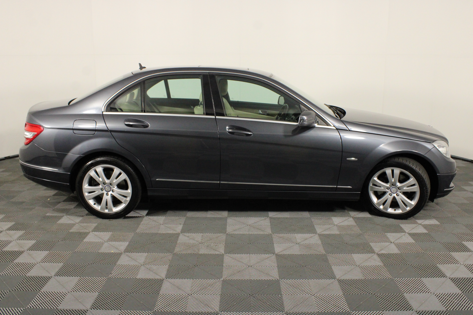 <p>Gaming Computer Setup </p>