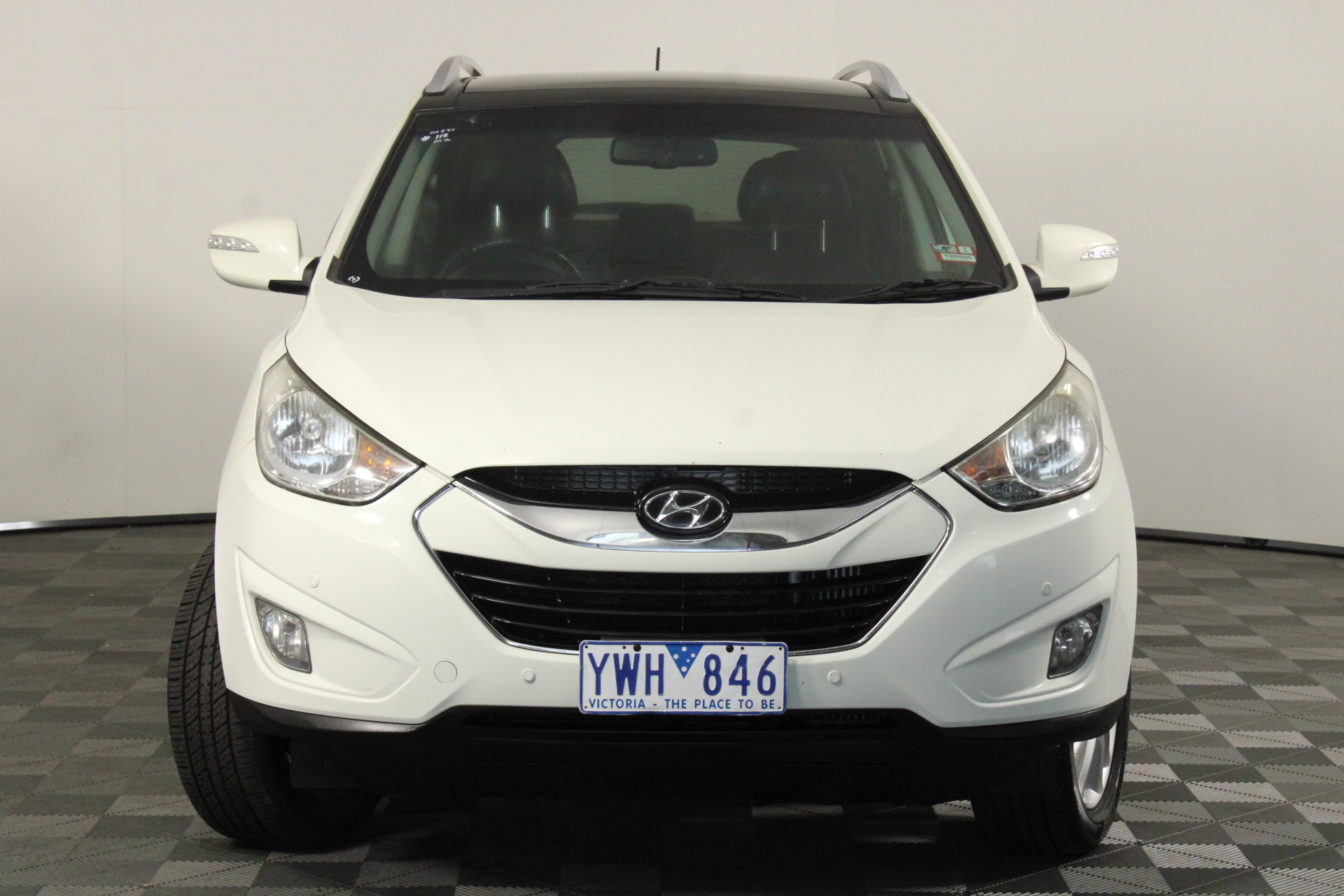 Generic Smart Light Sound Wireless Charging LED Lamp Speaker (Lot of 3)