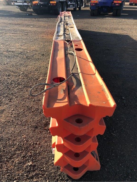 3.55ct 35 Stones Round Emeralds & 2.40ct 18 G/VS Tennis Bracelet 18K Gold